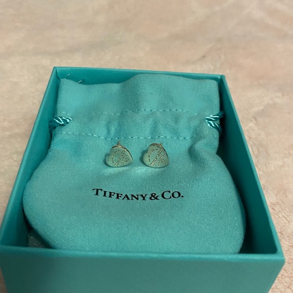 Tiffany’s Earrings, Sterling Silver - Picture 2 of 4